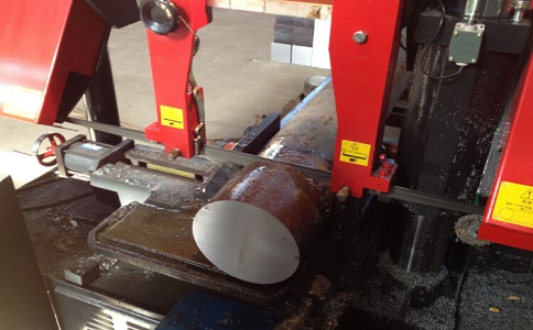 贞丰卧式带锯床加工时出现明显振荡如何排查？